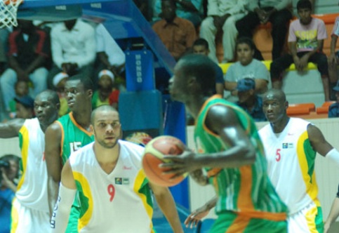 Le Mali s’est engagé d’entrée en mettant tous les atouts de son coté. L’équipe des Aigles a allumé le tableau des scores, avant que les Ivoiriens ne reviennent à leur hauteur pour établir la première parité (7-7). Cette réaction des Eléphants n’empêc