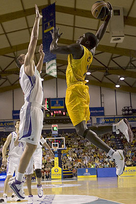 ESPAGNE : 31 éme Journée ACB , match avancé Gran canaria 2014- Meridiano alicante  82-77