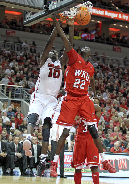 Louisville-Western Kentucky 70-60 : 8 éme double-double d'affilée de Gorgui Sy Dieng (13 pts, 15 rbds et 3 contres)