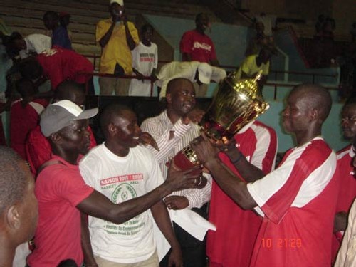 Les douaniers en liesse ( photo SENEBASKET)