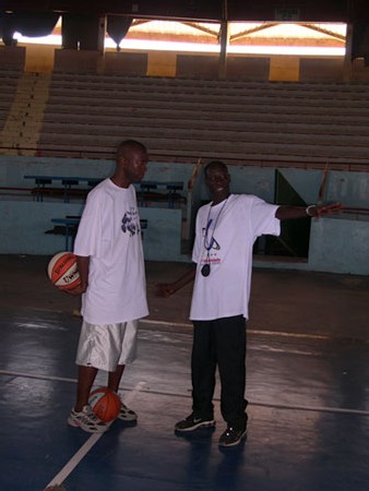 Les Coachs Ousseynou Ndiaga Diop (JA) et son Adjoint Raoul TOUPANE (SLBC)