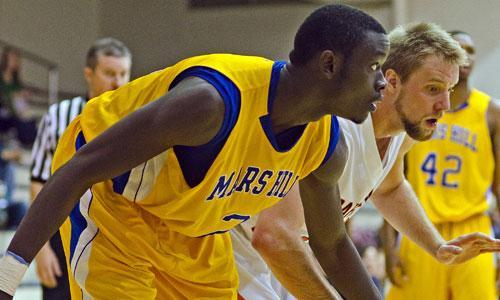 Mars Hill vs Pfeiffer: Khouraichi Thiam ( 18 pts et 16 rbds) enregistre son 5 éme double-double en 9 matchs