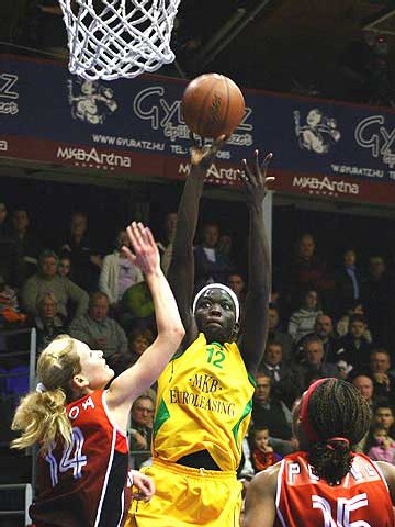 Astou Ndiaye 16 pts,9rbds et 2 passes