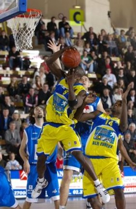 Cheikhou Thioune ZIC 8pts, 5rbds ,2passes et 1 interception-photo Evreux.com