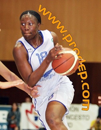 Astou Traoré (COP CRESPI) 21pts, 6rbds et 2 interceptions