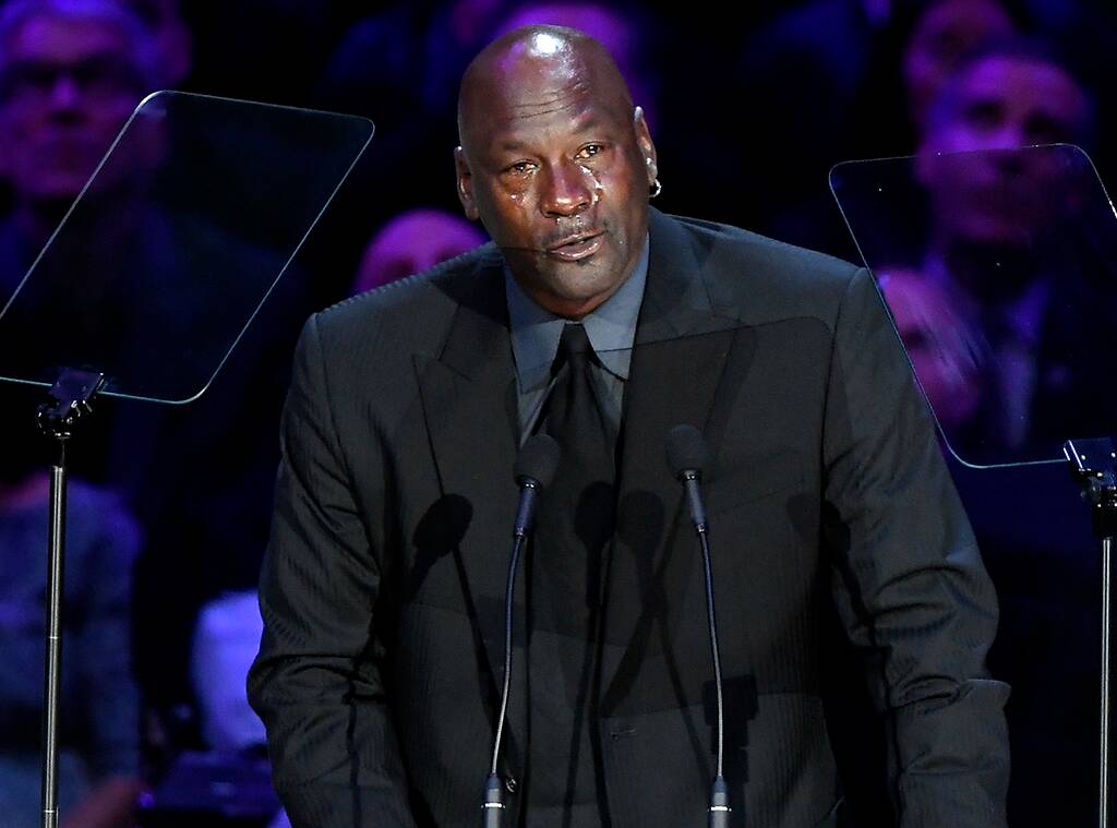 Mort de Kobe Bryant. Michael Jordan redonne le sourire au Staples Center pendant son discours