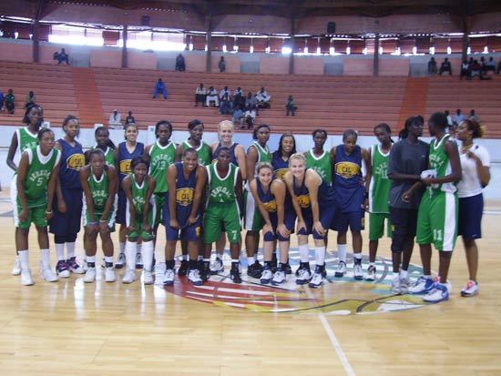 Préparations Tournoi qualificatif pour les JOs : Les Golden Bears de Berkeley battent les Lionnes du Sénégal 65-63