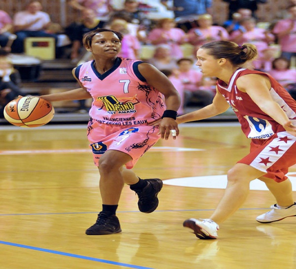 FRANCE LFB : 5 éme Journée - Ndeye Diola Ndiaye  se paye Villeneuve d'Abdou ndiaye 'Adidas' !