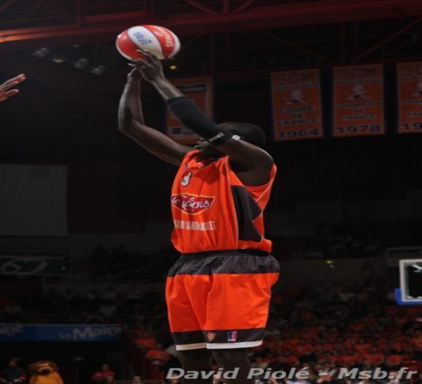 FRANCE ProA Demi-finale d'appui: Maleye Ndoye MVP (19 pts, 6 rbds, 3 interceptions et 1 passe) envoie le Mans en finale