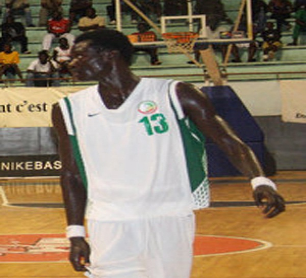 SUISSE : Bon début de Pape Abdou Badji "Alcess" avec SAV Vacallo 16 pts et 8 rbds