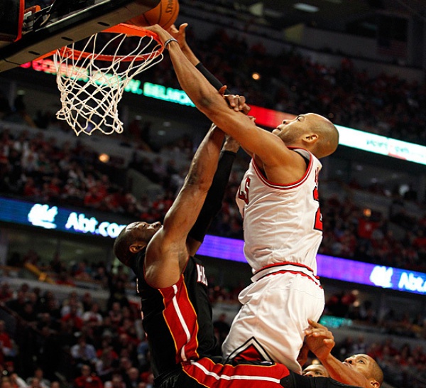 Play-offs/Finale Conf. Est - Chicago débute par une victoire contre Miami