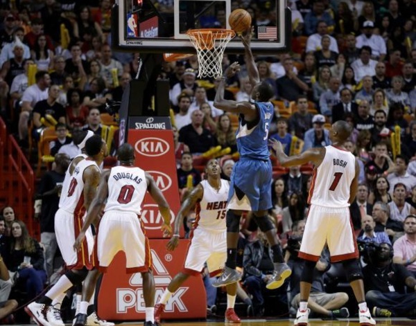 (VIDEO) NBA - Les résultats de vendredi : Gorgui Dieng et Minnesotta s'imposent à Miami aprés 2 prolongations