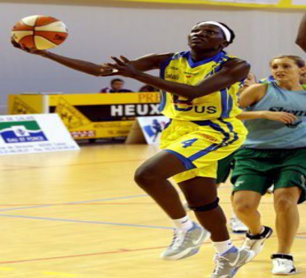 ITALIE POLOGNE ESPAGNE ALLEMAGNE- Ndeye Diola Ndiaye 18 pts et 15 rbds pour son premier match en Pologne